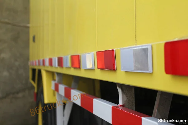 JMC Kairui 109 ch 4X2(6 roues) fourgon léger 4,1 m cabine simple Carrosserie (3) | 86Trucks