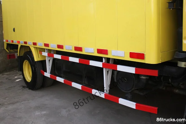 JMC Kairui 109 ch 4X2(6 roues) fourgon léger 4,1 m cabine simple Carrosserie (2) | 86Trucks