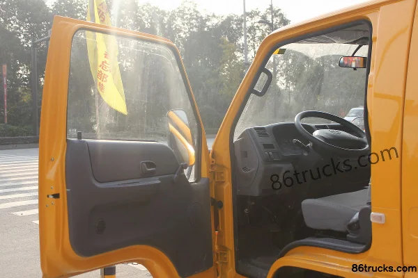 JMC New Kaiyun 116hp 4X2(6 wheels) 3.2m double-row flatbed light truck Cab (1) | 86Trucks