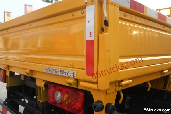 JMC New Kaiyun 116hp 4X2(6 wheels) 3.2m double-row flatbed light truck Body (3) | 86Trucks