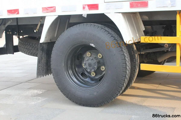 JMC New Kaiyun 116hp 4X2(6 wheels) 4.21m single-row van light truck (enlarged cargo box) Chassis (3) | 86Trucks