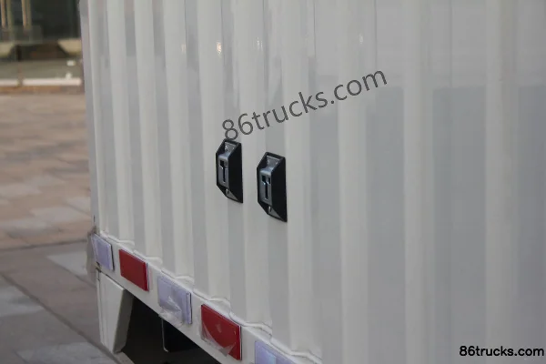 JMC New Kaiyun 116hp 4X2(6 wheels) 4.21m single-row van light truck (enlarged cargo box) Body (3) | 86Trucks