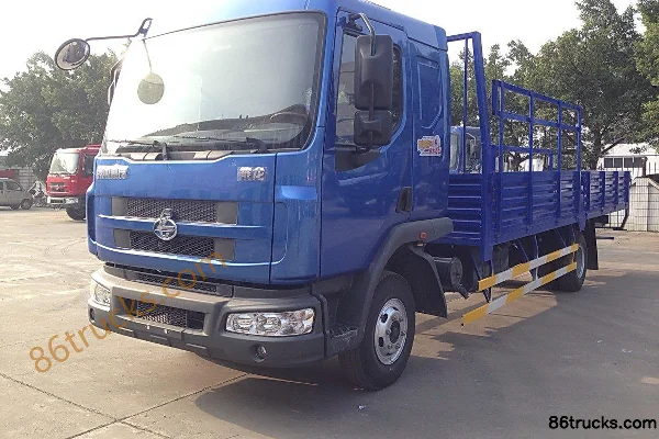 Dongfeng Liuqi Chenglong 140 hp 4X2(6 wheels) Trainer Truck Exterior (3) | 86Trucks
