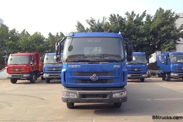 Dongfeng Liuqi Chenglong 140 hp 4X2(6 wheels) Trainer Truck Exterior