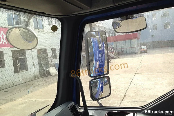 Dongfeng Liuqi Chenglong 140 hp 4X2(6 wheels) Trainer Truck Cab (1) | 86Trucks