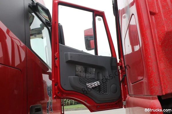 SAIC Hongyan Genlyon M100 Heavy Truck 390 hp 6X4(10 wheels) Tractor Truck (Flat Top) Cab (1) | 86Trucks