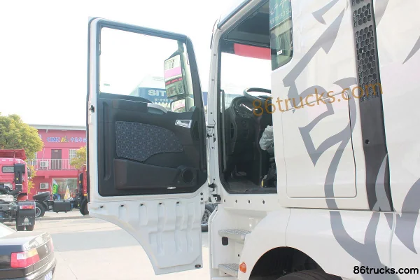 Sinotruk Sitrak C7H heavy truck 400 hp 4X2(6 wheels) tractor truck Cab (1) | 86Trucks