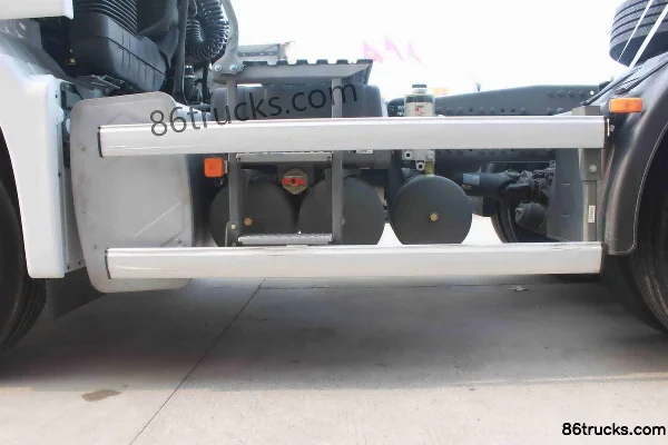 Sinotruk Sitrak C7H heavy truck 440 hp 6X4(10 wheels) tractor truck (dangerous goods transport) Chassis (2) | 86Trucks
