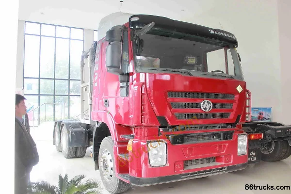 SAIC Hongyan Genlyon 350 hp 6X4(10 wheels) LNG tractor truck Exterior (3) | 86Trucks