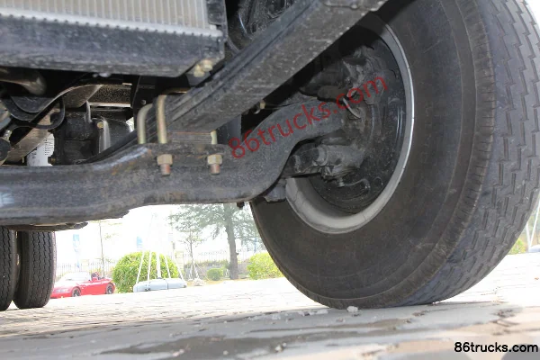 FAW-GM F330 Subo Deluxe 130 hp 4X2(6 wheels) 3.8m Crew Cab Side Guard Light Truck Chassis (3) | 86Trucks