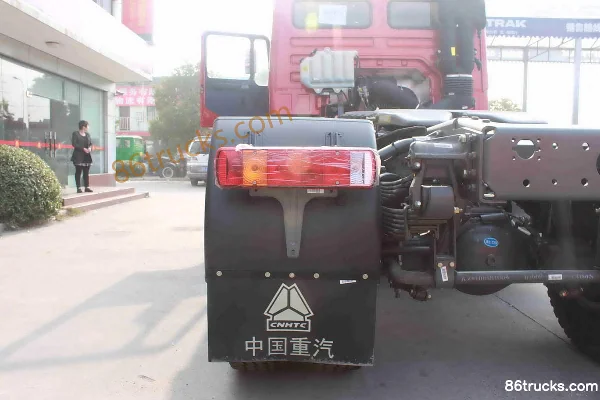 Sinotruk HOKA H7 Heavy Truck 340 hp 4X2(6 wheels) Tractor Truck Chassis (3) | 86Trucks