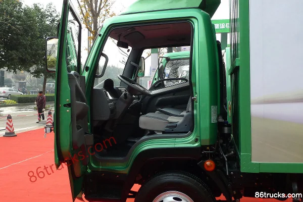 Kairui Green Card C Medium Body Standard Type 110 hp 4X2(6 wheels) 4.23m Single Row Van Light Truck Cab (1) | 86Trucks