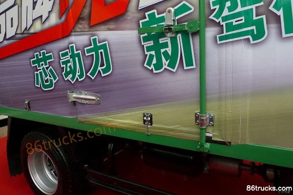 Kairui Green Card C Medium Body Standard Type 110 hp 4X2(6 wheels) 4.23m Single Row Van Light Truck (3) | 86Trucks