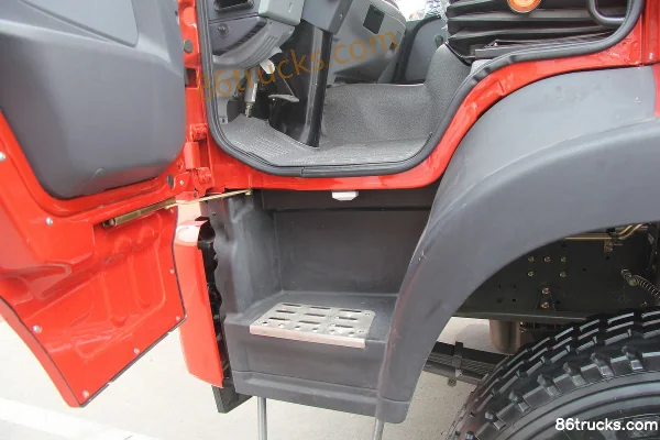 Sinotruk Fulong H5 Heavy Truck 240 hp 8X2(10 wheels) 6.5m Dump Truck (Chassis) Cab (3) | 86Trucks