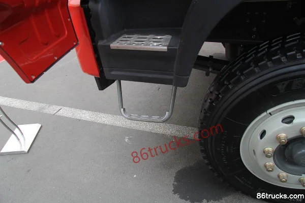 Sinotruk Fulong H5 Heavy Truck 240 hp 8X2(10 wheels) 6.5m Dump Truck (Chassis) Cab (2) | 86Trucks