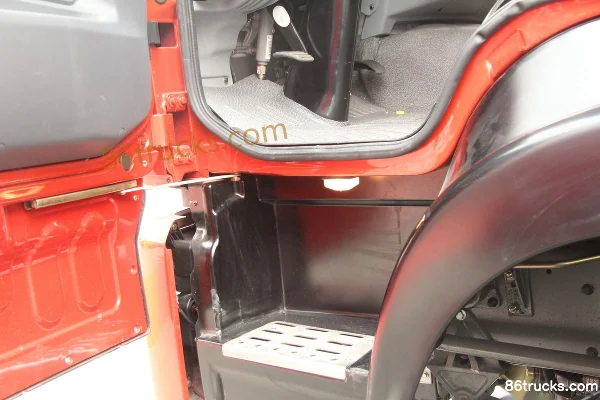 Sinotruk Fulong H5 Heavy Truck 280 hp 8X4(12 wheels) 7.4m Dump Truck Cab (2) | 86Trucks