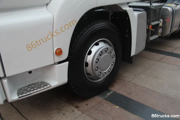 Sinotruk Sitrak C7H heavy truck 400 hp 4X2(6 wheels) tractor truck Chassis (1) | 86Trucks