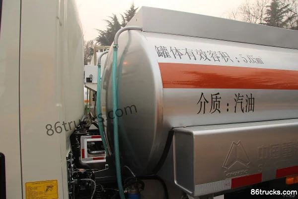 Sinotruk HOWO 109 hp 4X2(6 wheels) Oil tanker truck (Lvye brand) Chassis (3) | 86Trucks