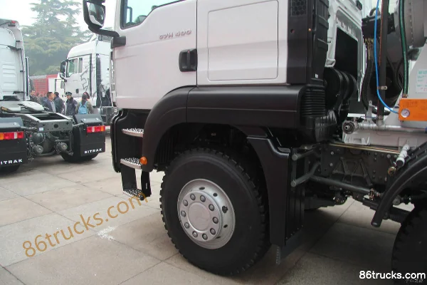 Sinotruk SITRAK C7H heavy truck 400 hp 8X4(12 wheels) concrete mixer truck Chassis (3) | 86Trucks