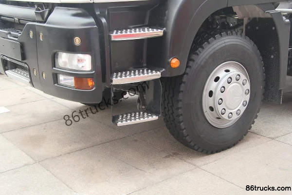 Sinotruk SITRAK C7H heavy truck 400 hp 8X4(12 wheels) concrete mixer truck Chassis (2) | 86Trucks