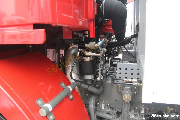 Sinotruk HOKA H7 heavy truck 340 hp 6X2(8 wheels) tractor truck (LNG) Chassis (3) | 86Trucks