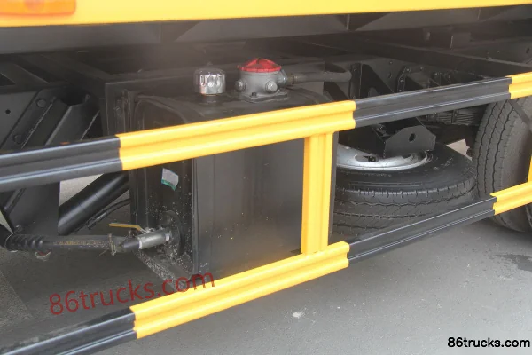 Sinotruk HOWO 87 hp 4X2(6 wheels) wrecker (Chusheng brand) Chassis (3) | 86Trucks
