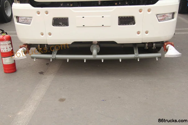 Sinotruk HOWO 140 hp 4X2(6 wheels) water sprinkler truck (Lvye brand) Exterior (2) | 86Trucks