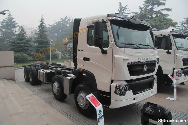 Sinotruk HOWO-T7H heavy truck 400 hp 8X4(12 wheels) concrete mixer truck (chassis) Exterior (2) | 86Trucks