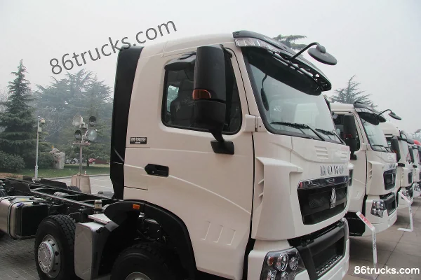 Sinotruk HOWO-T7H heavy truck 400 hp 8X4(12 wheels) concrete mixer truck (chassis) Exterior (3) | 86Trucks