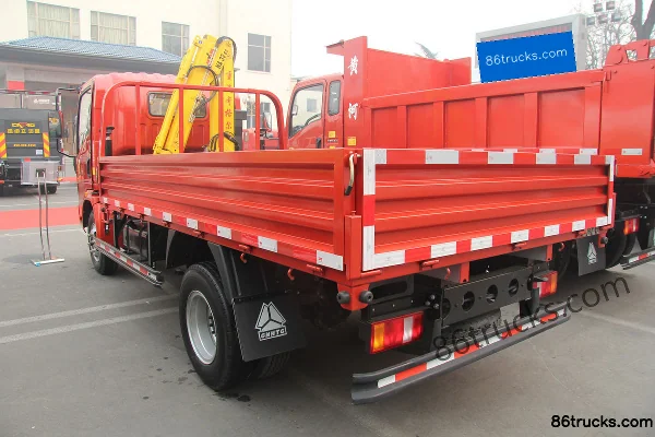 Sinotruk HOWO Hanjun 88 hp 4X2(6 wheels) truck-mounted crane Exterior (3) | 86Trucks