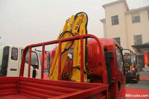 Sinotruk HOWO Hanjun 88 hp 4X2(6 wheels) truck-mounted crane Cab (1) | 86Trucks