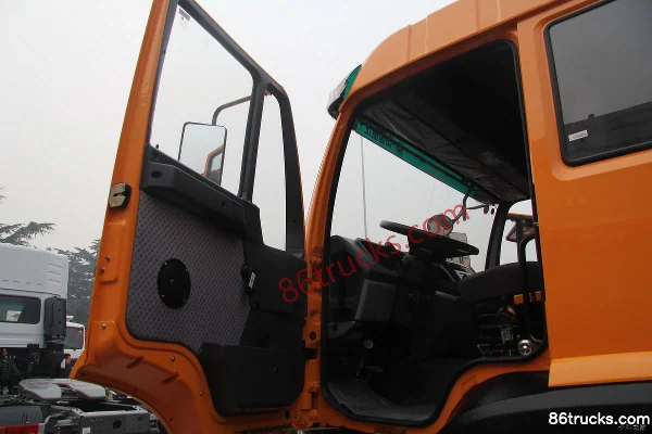 Sinotruk Golden Prince heavy truck 340 hp 6X4(10 wheels) 5.8m dump truck Cab (3) | 86Trucks