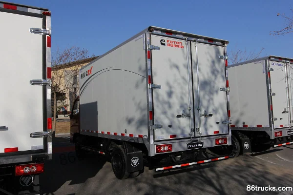 Foton Aoling CTX 118 hp 4X2(6 wheels) 4.165m single-row van light truck Exterior (3) | 86Trucks