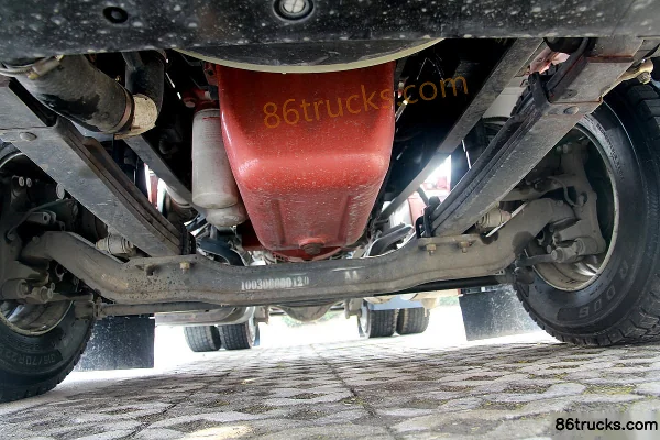 Union Truck U380 heavy truck standard load type 380hp 4X2(6 wheels) low saddle tractor truck Chassis (3) | 86Trucks