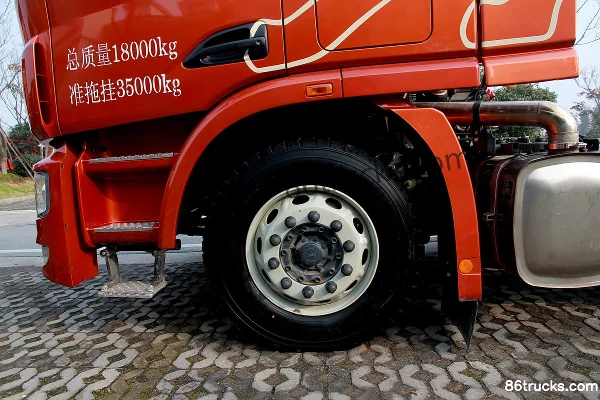Union Truck U380 heavy truck standard load type 380hp 4X2(6 wheels) low saddle tractor truck Chassis (1) | 86Trucks