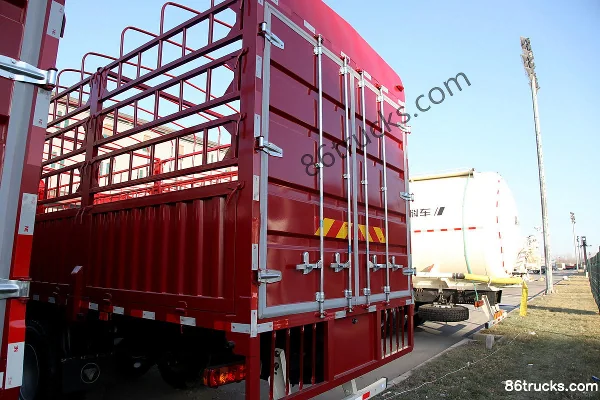 Foton AumanETX 6 Series Heavy Truck 210 hp 6X2(8 wheels) 9.5m Stake Truck Chassis (1) | 86Trucks