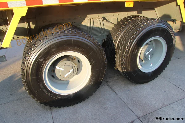 Sinotruk Hohan J5G 310 hp 6X4(10 wheels) dump truck chassis (3) | 86Trucks