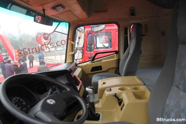 Sinotruk Steyr M5G heavy truck 350 hp 6X2(8 wheels) tractor truck (front double steering) Cab (3) | 86Trucks