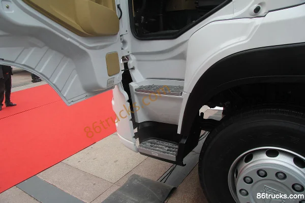 Sinotruk Steyr 380 ch 6X4(10 roues) tracteur routier Cabine (1) | 86Trucks