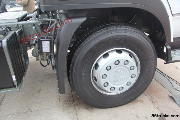 Sinotruk Steyr 380 ch 6X4(10 roues) tracteur routier Châssis (1) | 86Trucks