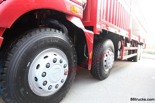 Foton AumanETX Série 5 poids lourd 290 ch 8X4(12 roues) 9,5 m camion porteur à ridelles Châssis (1) | 86Trucks