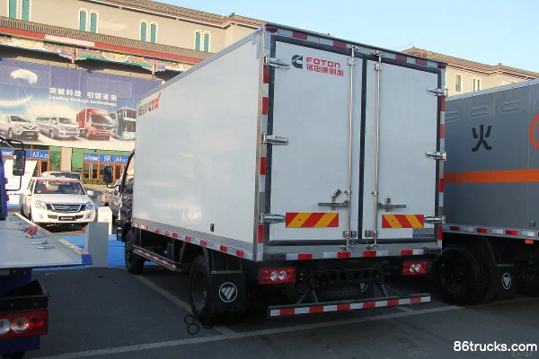 Foton Ollin 143hp 4X2(6 wheels) Refrigerated Truck Exterior (3) | 86Trucks