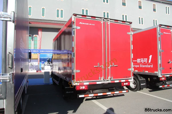 Foton Aumark série 3 camion fourgon léger à cabine simple 143 ch 4X2(6 roues) 4,16 m Extérieur (3) | 86Trucks