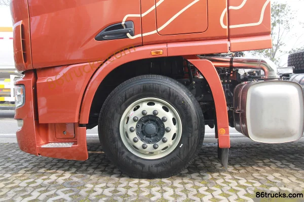Union Truck U380 poids lourd version standard 380 ch 6X2(8 roues) tracteur routier Châssis (1) | 86Trucks