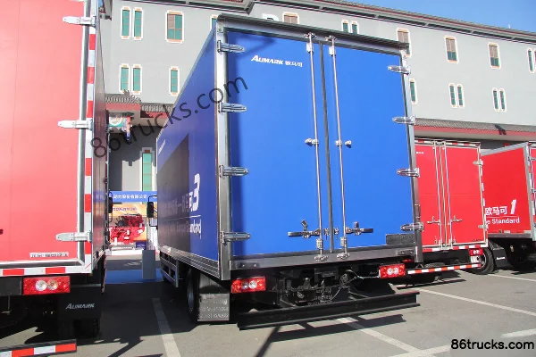 Foton Aumark 5 Series Medium Truck 170 hp 4X2(6 wheels) 6.2m Van Cargo Truck Exterior (2) | 86Trucks