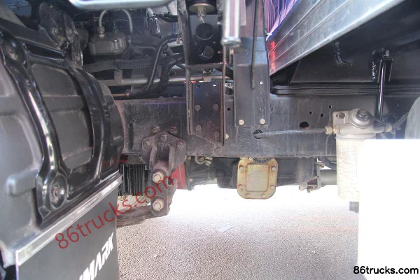 Foton Aumark 5 Series Medium Truck 170 hp 4X2(6 wheels) 6.2m Van Cargo Truck Cab (2) | 86Trucks