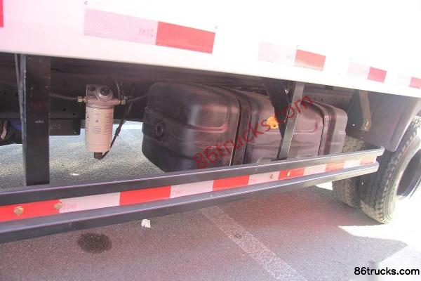 Foton Aumark Série 5 143 ch 4X2(6 roues) camion frigorifique Cabine (1) | 86Trucks