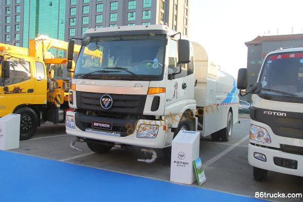 Foton Lisha 210 hp 4X2(6 wheels) Water Sprinkler Truck Exterior (2) | 86Trucks