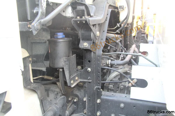 Foton Lisha 210 hp 4X2(6 wheels) Water Sprinkler Truck Cab (3) | 86Trucks