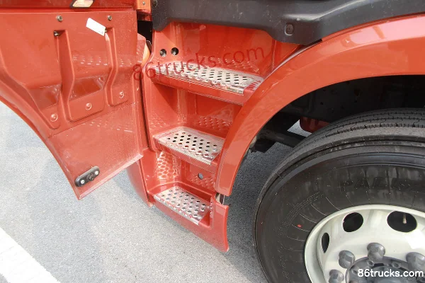 Union Truck U400 400 hp 6X4(10 wheels) Chemical Liquid Transport Truck (CIMC brand) Cab (1) | 86Trucks